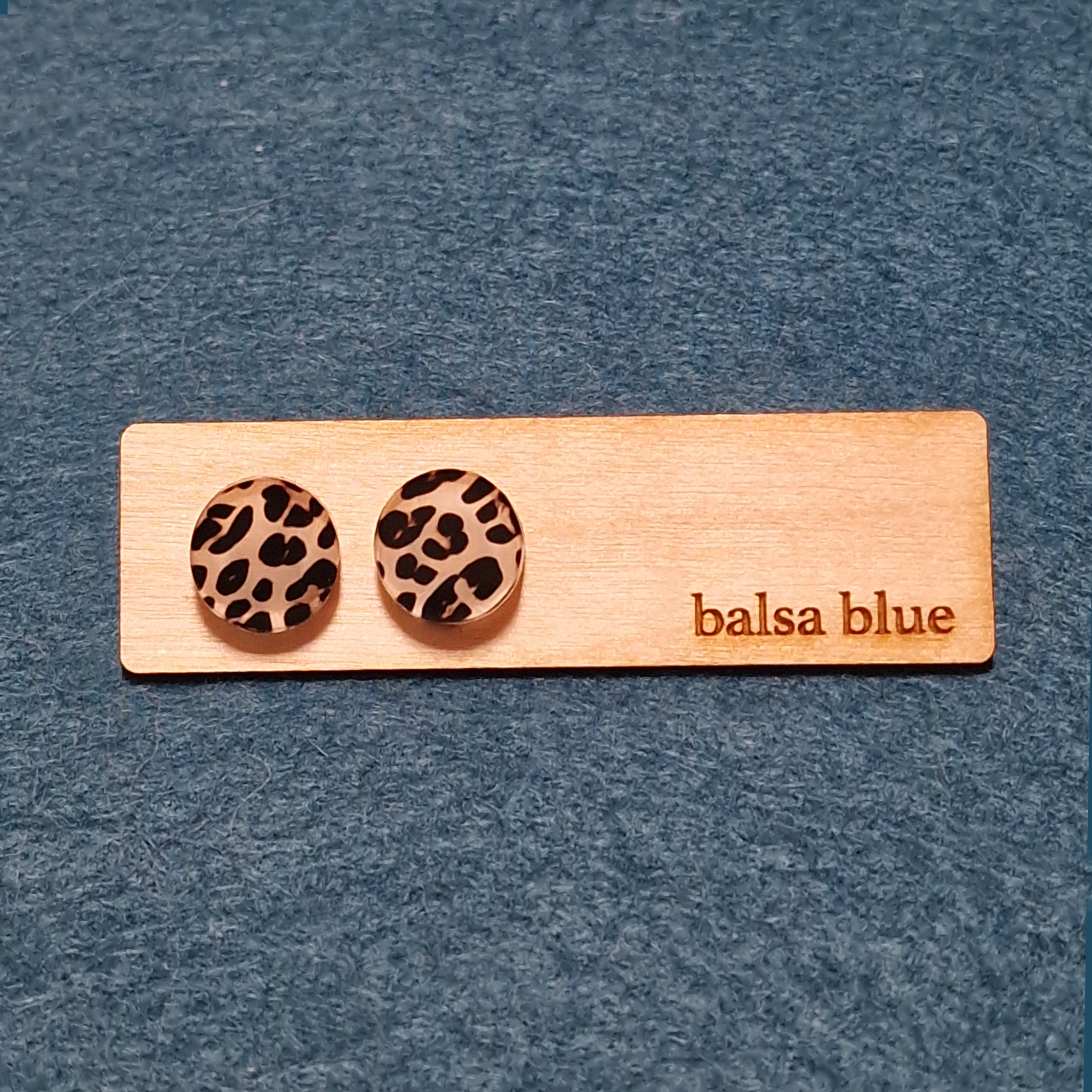 16mm Leopard print studs in beige, brown and black