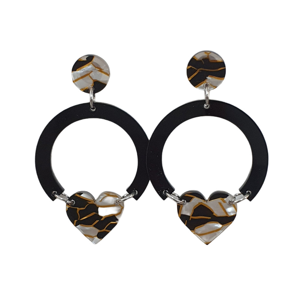 Black pearl and gold heart earrings